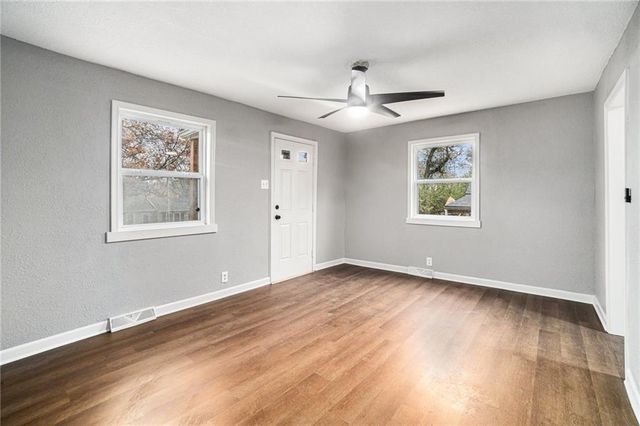 9034 Grand Avenue, Kansas City, MO 64114