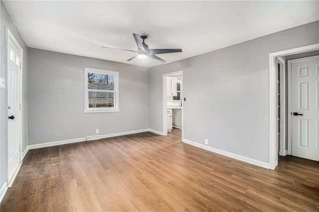 9034 Grand Avenue, Kansas City, MO 64114