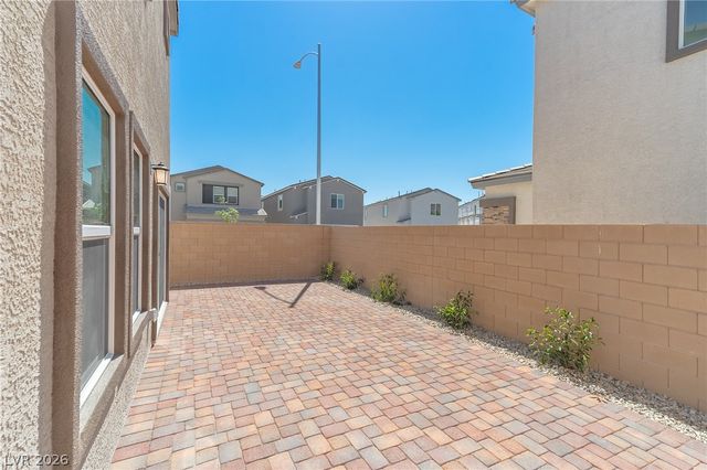 9927 Kimura Hills Avenue, Las Vegas, NV 89129