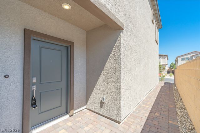 9927 Kimura Hills Avenue, Las Vegas, NV 89129