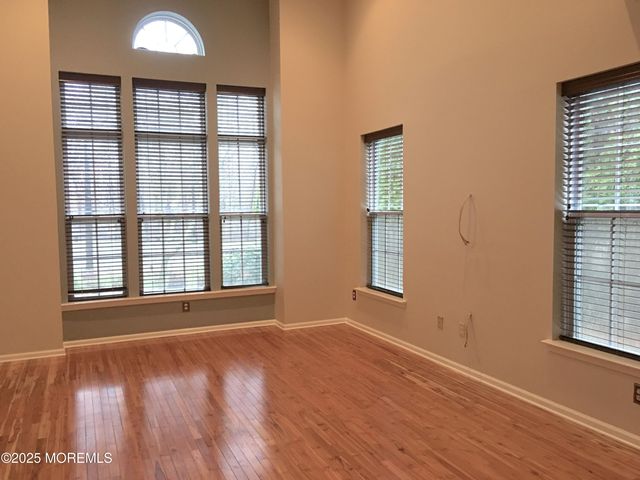 44 Poplar Lane, Holmdel, NJ 07733