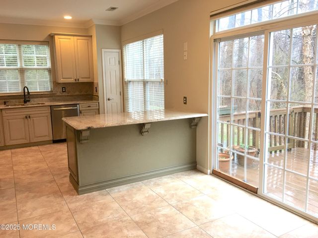 44 Poplar Lane, Holmdel, NJ 07733