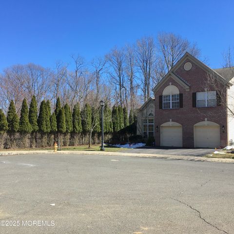 44 Poplar Lane, Holmdel, NJ 07733