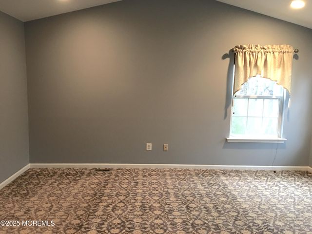 44 Poplar Lane, Holmdel, NJ 07733