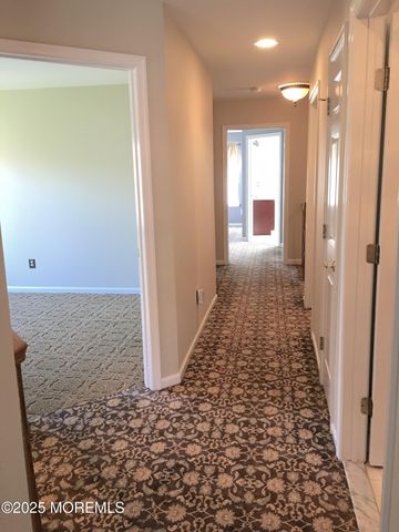 44 Poplar Lane, Holmdel, NJ 07733