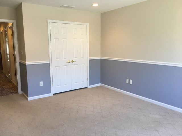 44 Poplar Lane, Holmdel, NJ 07733