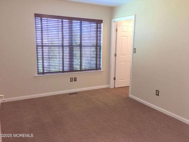 44 Poplar Lane, Holmdel, NJ 07733