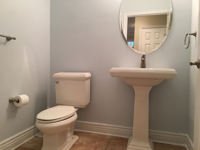 44 Poplar Lane, Holmdel, NJ 07733