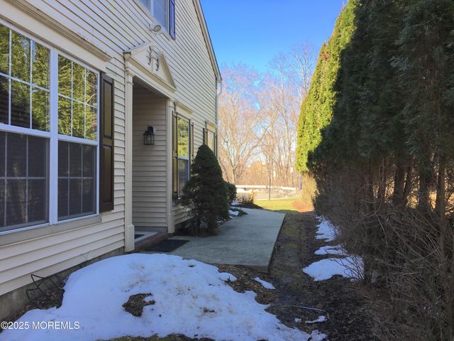 44 Poplar Lane, Holmdel, NJ 07733