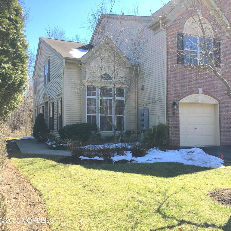 44 Poplar Lane, Holmdel, NJ 07733