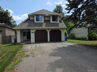 1039 Cobalt Avenue, Waterford Charter Township, MI 48327