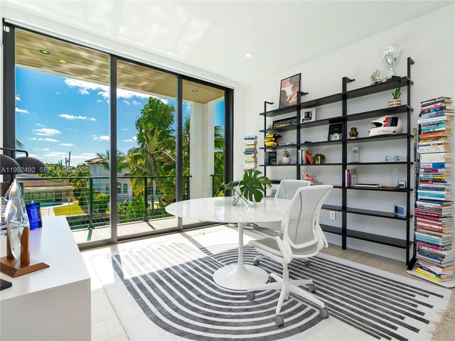 1230 Cleveland Rd, Miami Beach, FL 33141