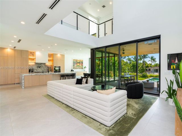 1230 Cleveland Rd, Miami Beach, FL 33141