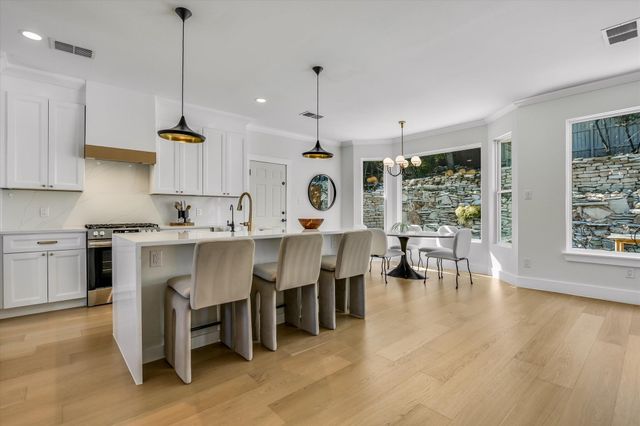 6300 Bon Terra DR, Austin, TX 78731