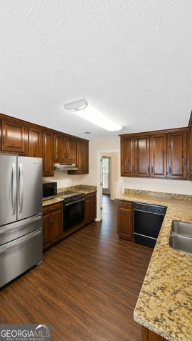 1054 Glass Bridge Road, Lagrange, GA 30240