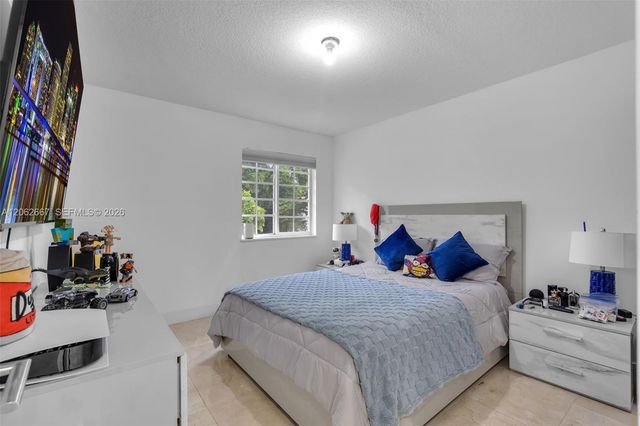 10867 NW 59th St, Doral, FL 33178
