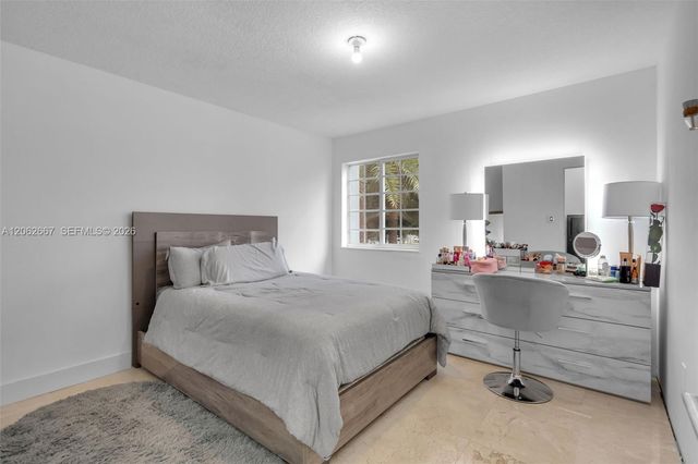 10867 NW 59th St, Doral, FL 33178