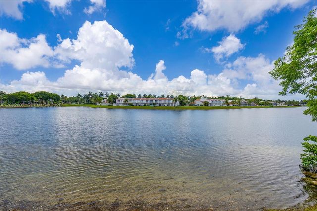 10867 NW 59th St, Doral, FL 33178