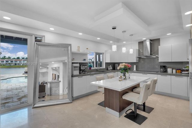 10867 NW 59th St, Doral, FL 33178