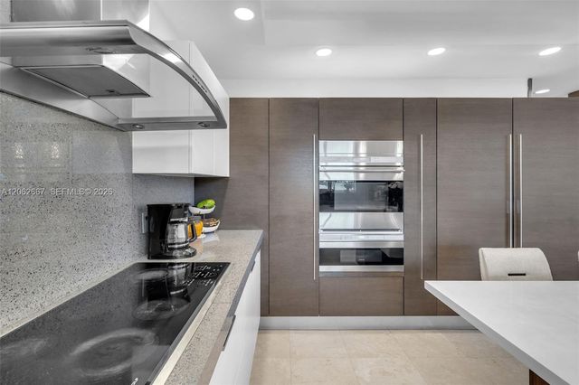 10867 NW 59th St, Doral, FL 33178
