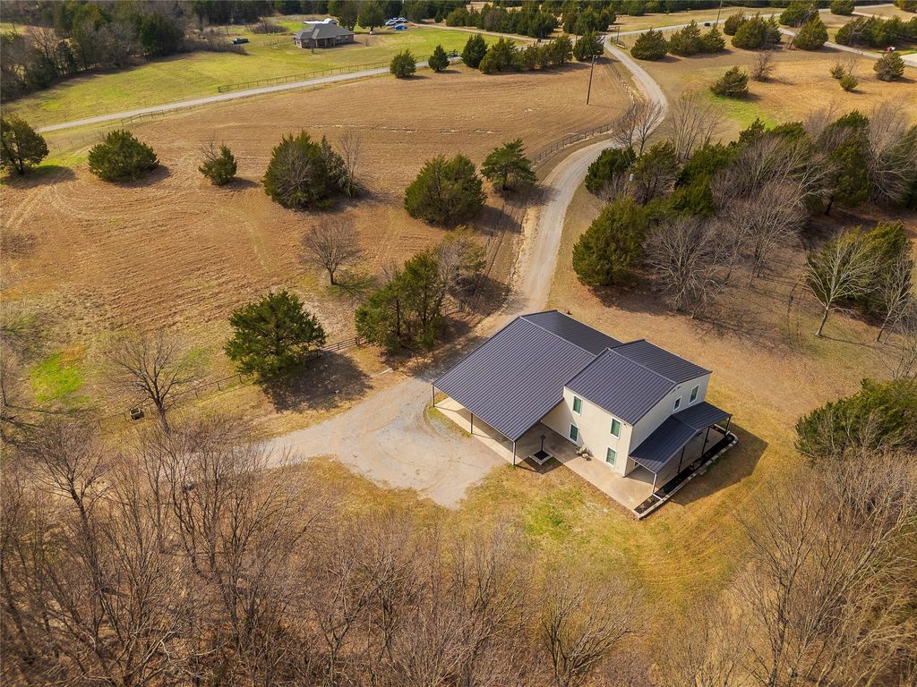 1878 N Lincoln Park Road, Van Alstyne, TX 75495