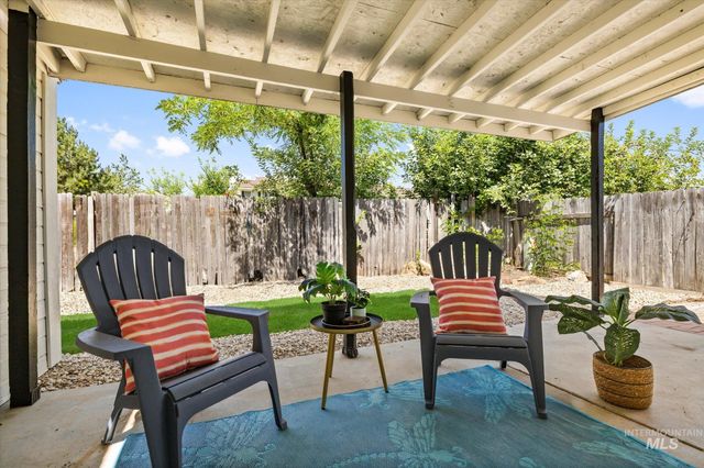 581 N Shady Grove Way, Kuna, ID 83634
