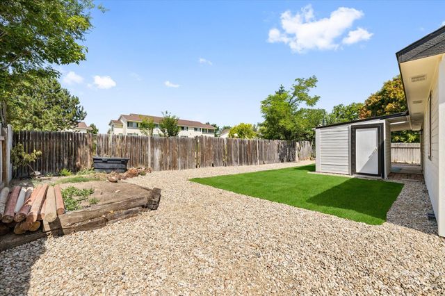 581 N Shady Grove Way, Kuna, ID 83634