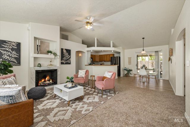 581 N Shady Grove Way, Kuna, ID 83634