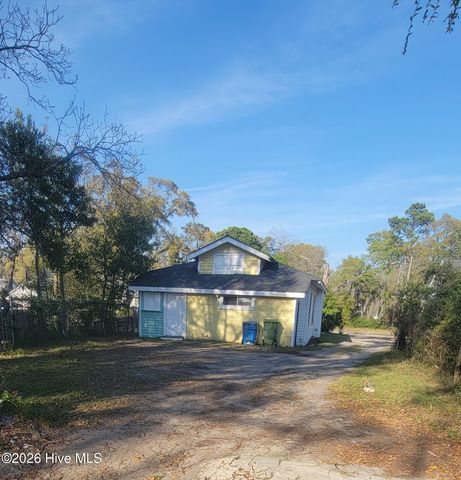 2046 Carolina Beach Road, Wilmington, NC 28401