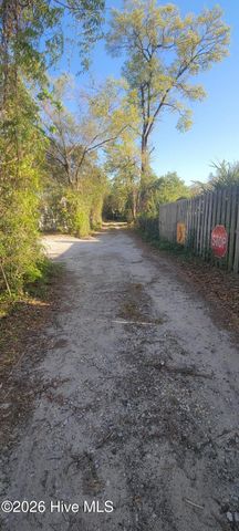 2046 Carolina Beach Road, Wilmington, NC 28401