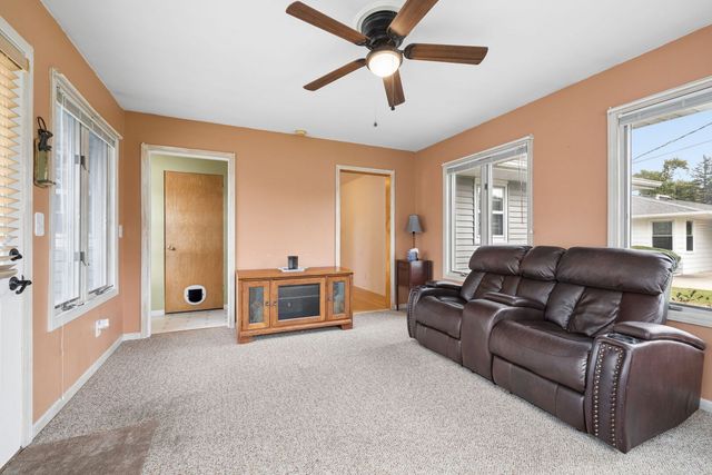 1041 E 8th Street, Lockport, IL 60441