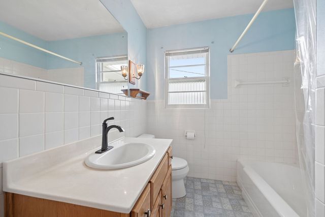 1041 E 8th Street, Lockport, IL 60441