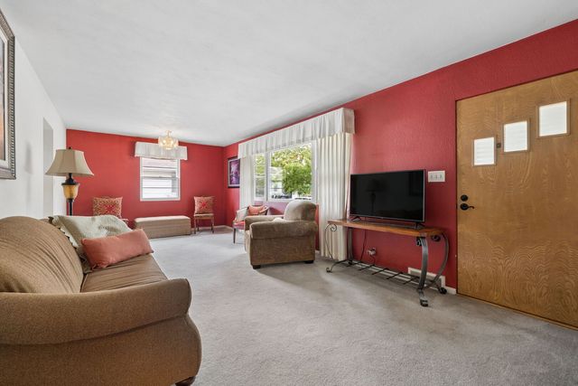 1041 E 8th Street, Lockport, IL 60441