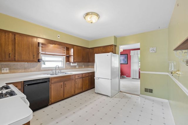 1041 E 8th Street, Lockport, IL 60441