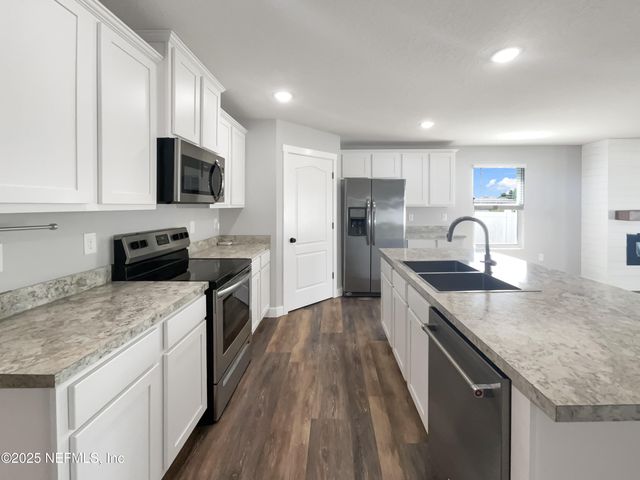 2428 COLD STREAM Lane, Green Cove Springs, FL 32043