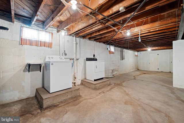 1405 MARSH RD, Talleyville, DE 19803