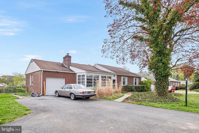 1405 MARSH RD, Talleyville, DE 19803
