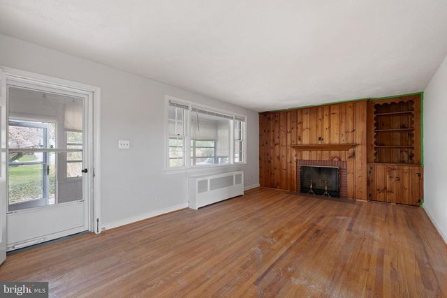 1405 MARSH RD, Talleyville, DE 19803