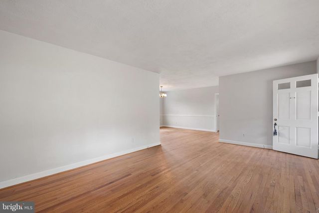 1405 MARSH RD, Talleyville, DE 19803