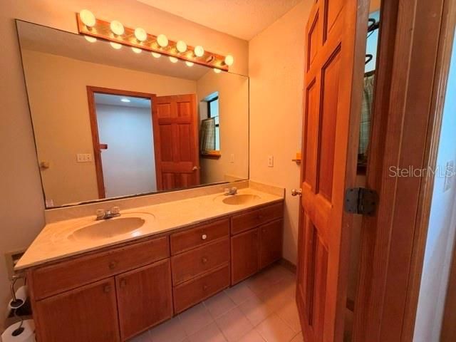 4944 MIDNIGHT LANE, Sarasota, FL 34235