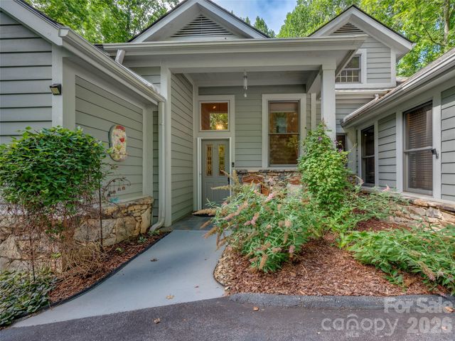 104 Little Cherokee Ridge, Hendersonville, NC 28739
