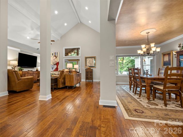 104 Little Cherokee Ridge, Hendersonville, NC 28739