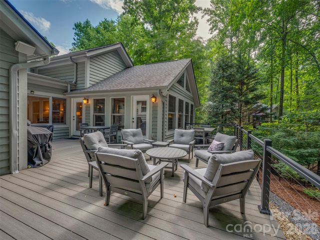 104 Little Cherokee Ridge, Hendersonville, NC 28739