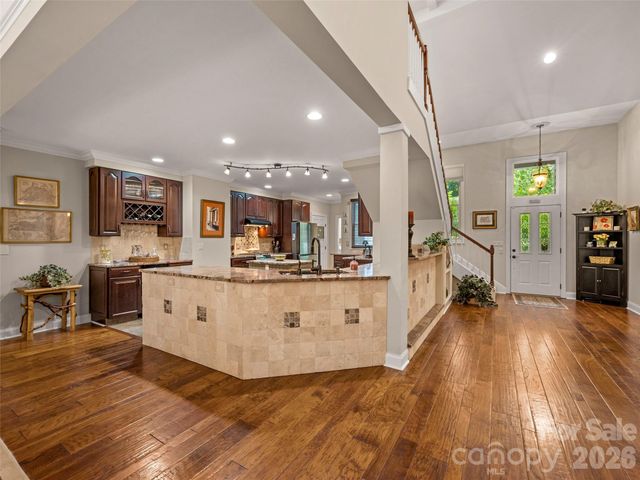 104 Little Cherokee Ridge, Hendersonville, NC 28739