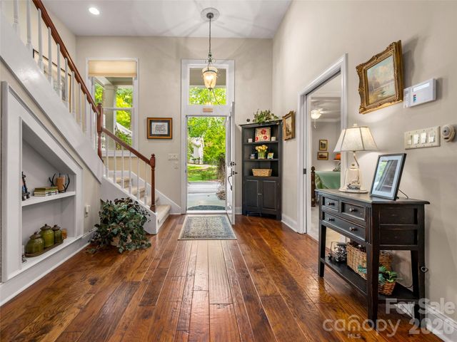 104 Little Cherokee Ridge, Hendersonville, NC 28739