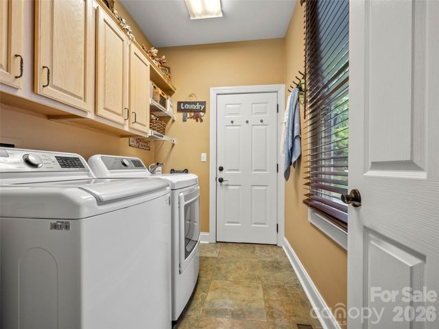 104 Little Cherokee Ridge, Hendersonville, NC 28739