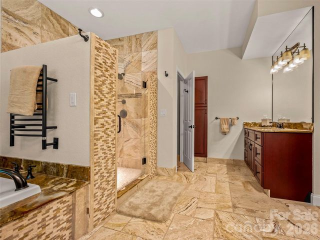 104 Little Cherokee Ridge, Hendersonville, NC 28739