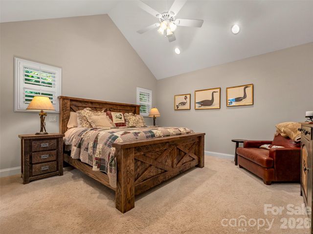 104 Little Cherokee Ridge, Hendersonville, NC 28739
