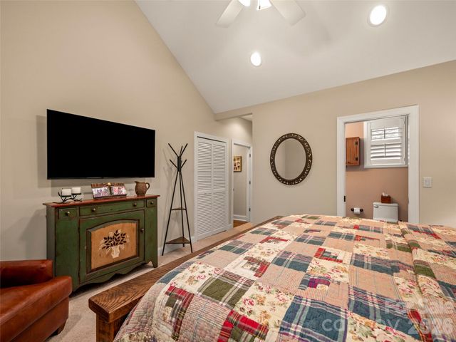 104 Little Cherokee Ridge, Hendersonville, NC 28739