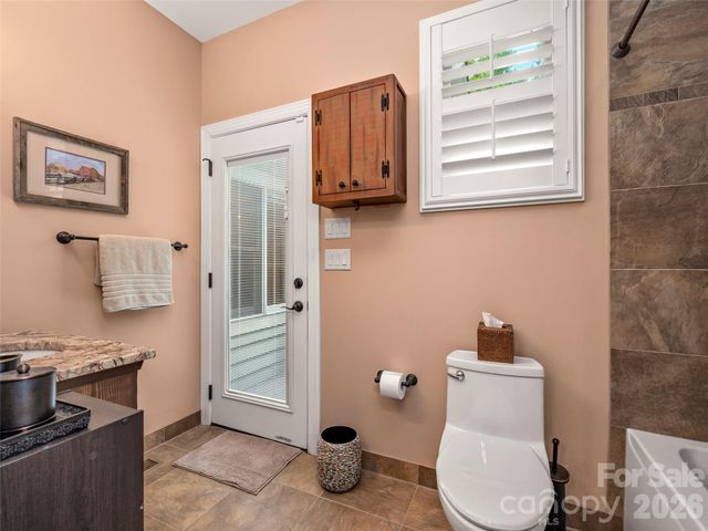 104 Little Cherokee Ridge, Hendersonville, NC 28739